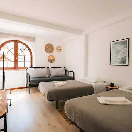 Alfaiate House דירה